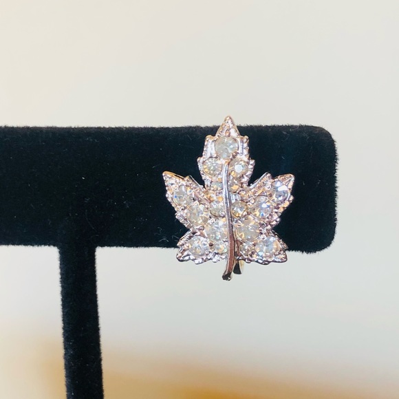 Vintage Keyes Silver Maple Leaf Rhinestone Earring - Picture 3 of 11